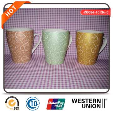 Caneca de café cerâmica consideravelmente simples